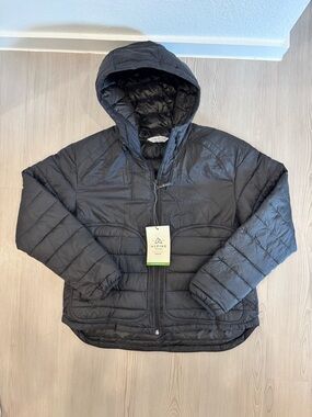NWT Alpine Design Black Quilted Hooded Puffer / size small